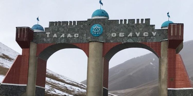 Таласта камактагы мүлктү мыйзамсыз чыгарып салган сот аткаруучу соттолот