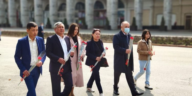 Текебаев: «Биз бүгүнкү бийликке саясий альтернатива экенибизди жарыялайм»