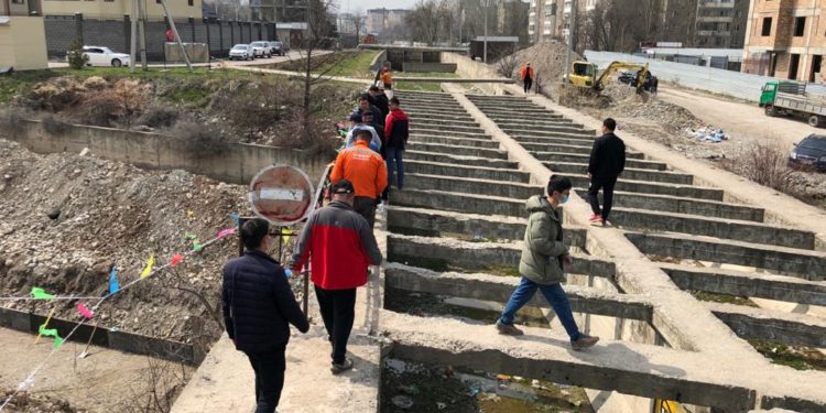 Бишкекте Аламүдүн суусунан өтүүчү көпүрөнү куруу иштери башталды