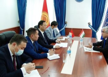 Тышкы иштер министри Руслан Казакбаев Тажикстандын элчисин кабыл алды