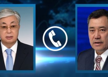 Садыр Жапаров Казакстандын президенти менен сүйлөштү