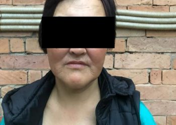 Бишкекте эркек кишини бычактап өлтүрүүгө шектелип аял кармалды