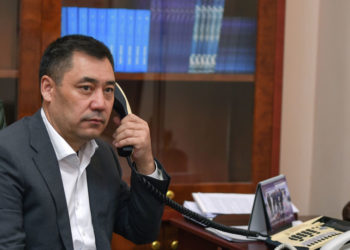 «Кыргыз-өзбек чек арасын мыйзамдаштыруу талкууланды». Садыр Жапаров Өзбекстандын президенти менен сүйлөштү