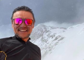 Эверест чокусун кыргыз альпинисти багындырды