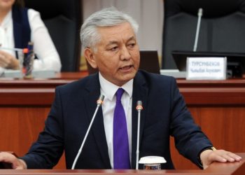 Депутат Иса Өмүркуловдун уулу жол кырсыгына дагы кабылганы маалымдалууда (видео)