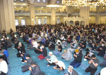 Бишкектеги башкы мечитте Айт намазы окулду