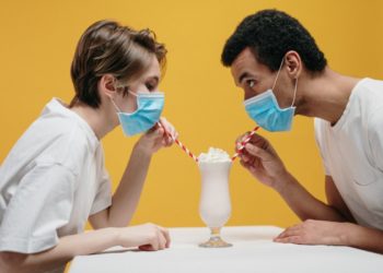 Өкмөт: «Кырдаалга жараша кафе жана базарлардын ишин чектөө боюнча чечим өз убагында кабыл алынсын»