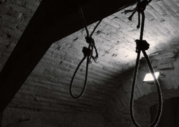 Сузакта 7-класстын окуучусу чатырдагы устунга асынып алды