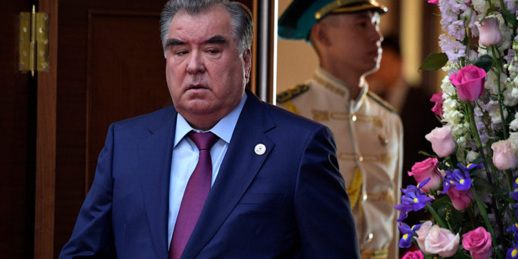 Рахмон Жапаровду жана Кыргыз элин Жеңиш күнү менен куттуктады