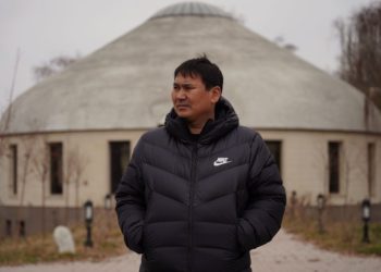 «Эркек эмес экенсиз!» Сеид Атамбаев атасына болушуп, Акылбек Жапаровго катуу айтты