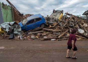 Чехиядагы торнадо 7 айылды талкалап, 300 адам жабыркады (видео)