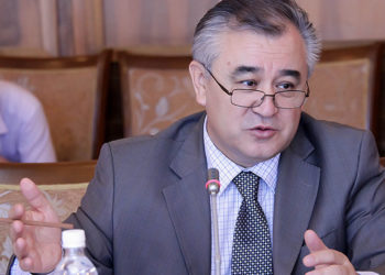 Өмүрбек Текебаев: «Кумтөр» ишинде бийликтин аракетин колдойм»