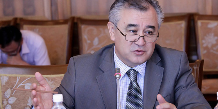Өмүрбек Текебаев: «Кумтөр» ишинде бийликтин аракетин колдойм»