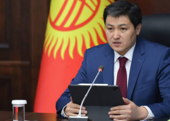 «Эрке балабыз кайда жүрсө келип, отчет берсин». Парламент Улукбек Мариповго ишеним көрсөтпөө маселесин көтөрдү