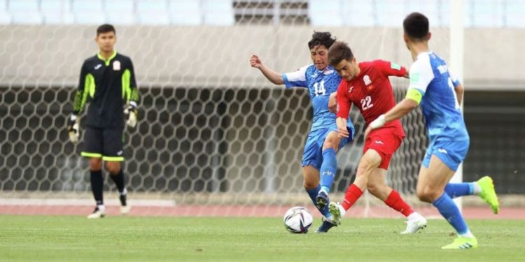 Дүйнө биринчилигине тандоо: Кыргызстандын футбол боюнча курама командасы жеңилүү ызасын тартты