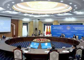 Сот жана укук коргоо ишин өркүндөтүү маселелери боюнча кеңештин биринчи жыйыны өттү (сүрөт)