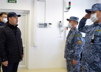 Садыр Жапаров «Торугарт» көзөмөл-өткөрмө пунктунун иши менен таанышты