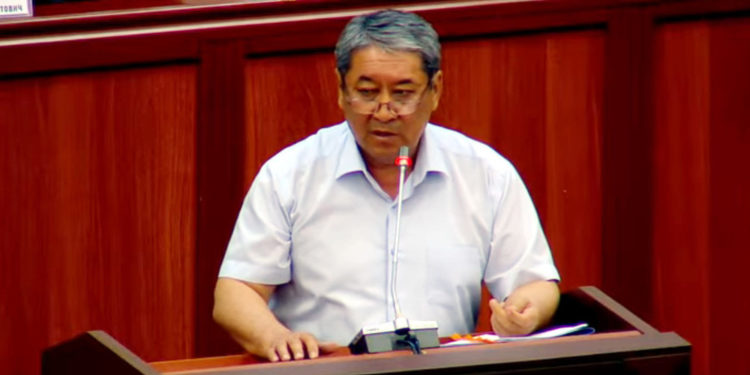 Бишкек мэринин милдетин аткаруучу эртең маршруткалар чыгат же чыкпайт деп так айта албайт