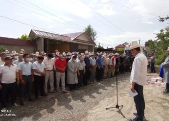 Куудул, сатирик Рахман Разыковдун сөөгү жерге берилди