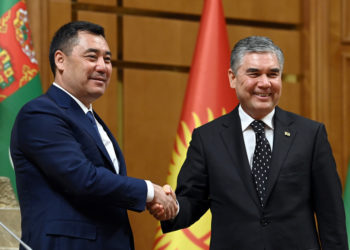 Кыргызстан менен Түркмөнстандын президенттери Ашхабадда кол койгон документтер