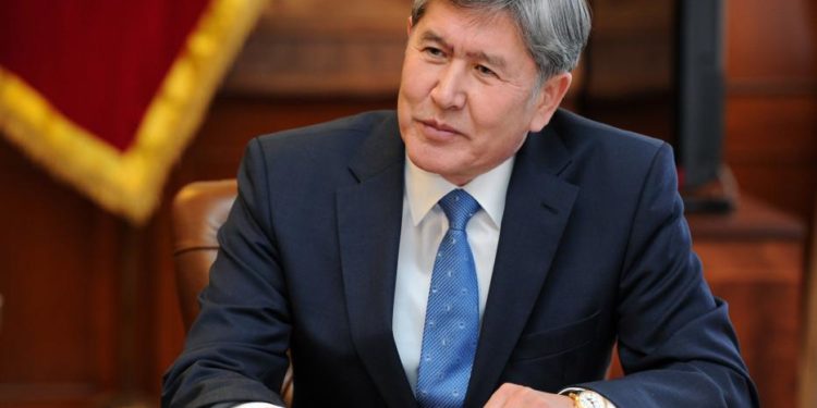 Мурдагы президент Алмазбек Атамбаев медициналык жардамга муктаж