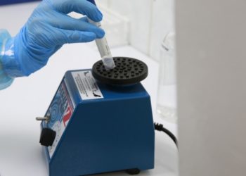 «Манас» аэропортунда ПЦР-лаборатория ишке кирди. Жыйынтыгы 2 саатта чыгат