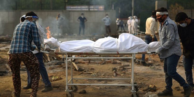 ДССУ: Коронавирустун Индиядан чыккан түрү эң көп өлүм алып келет