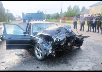 Ысык-Көлдө эки унаа сүзүшүп, 3 адам көз жумду (сүрөт)