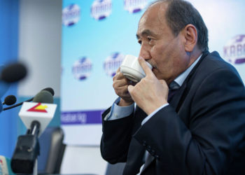 Коронавирус. Министр Алымкадыр Бейшеналиев жана анын орун басарына эскертүү берилди