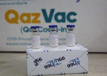 Казакстан Кыргызстанга коронавируска каршы «QazVac» вакцинасын бөлүп берди