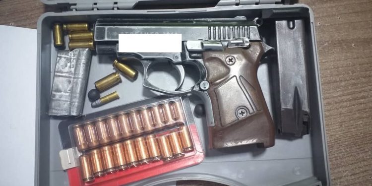 Чүйдөгү мечитке тапанча менен кирип, ок аткан делген 63 жаштагы киши үй камагына чыгарылды