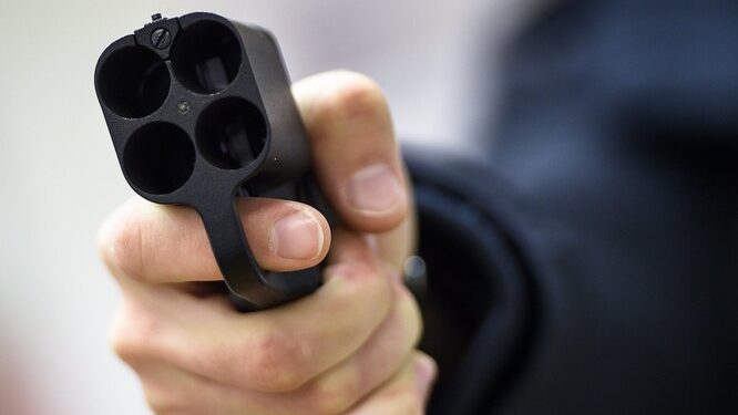 Москвада кыргызстандыктар мушташып жатып травматикалык тапанча колдонушкан