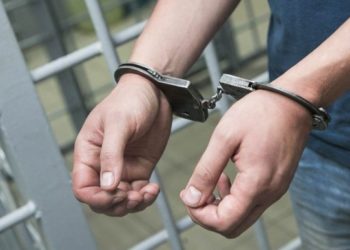 Орусияда мекендешине тапанча такап, 1 миллион сом талап кылган делип кармалган жарандын агасы: «Жигиттер андан өз акчасын доолап барышкан»