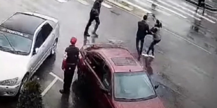 «Айзада унаага өзү отурган». Шектүү кызды кантип ала качышканын айтып берди