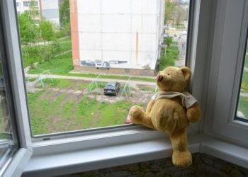 Бишкекте кечээ 11-кабаттан кулаган 5 жаштагы бала бүгүн чарчап калды