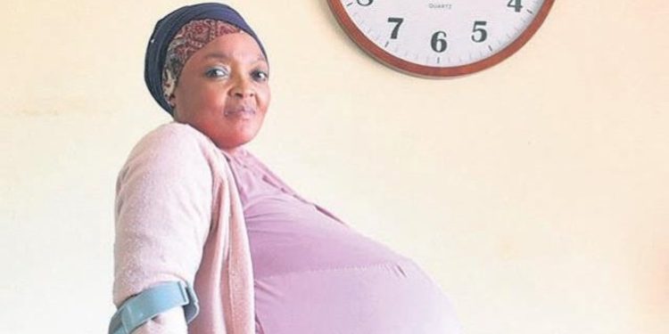 Он бала төрөгөн аял тууралуу маалымат да, кош бойлуу кезиндеги сүрөттөрү да фейк болуп чыкты