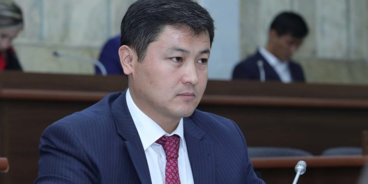 Улукбек Марипов: «Тоют жок болгон үчүн жарандар малын сатып жатышат»