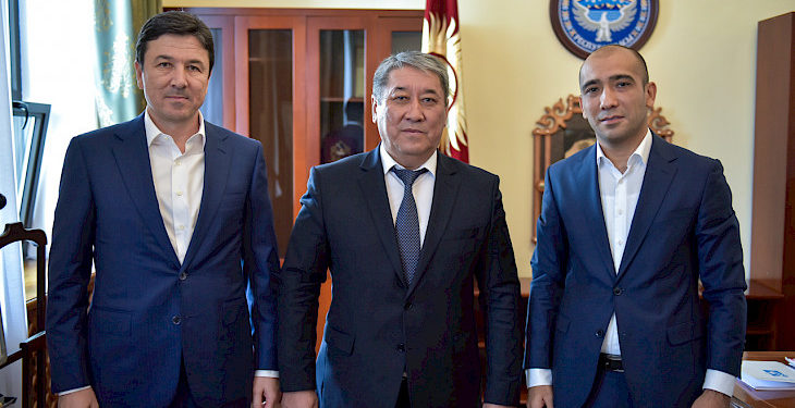 Бишкекте Өзбекстандан экоавтобустарды алып келүү маселелери талкууланды (сүрөт)