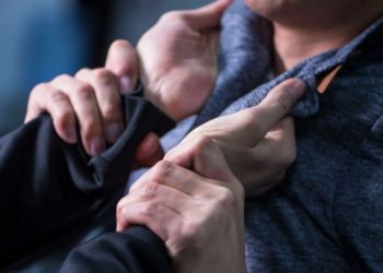 Чүйдө сугат суунун айынан эки айылдын тургуну мушташа кеткен