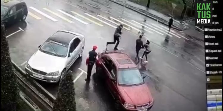 «Айзада унаага өзү отурган». Шектүү кызды кантип ала качышканын айтып берди