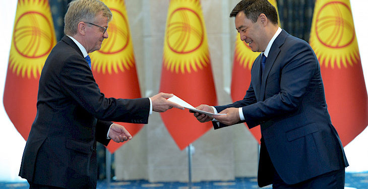 Президент Садыр Жапаров он бир чет өлкөнүн элчилеринин ишеним грамоталарын кабыл алды (сүрөт)