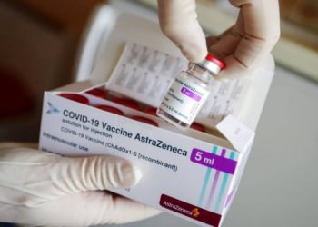 Грециялык стилист коронавируска каршы «AstraZeneca» вакцинасын алгандан кийин көз жумду