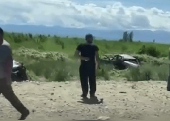 Ысык-Көлдөгү жолдо кыйылган үч өмүр. Кырсыкка шектүү милиция кызматкери кызматтан алынды