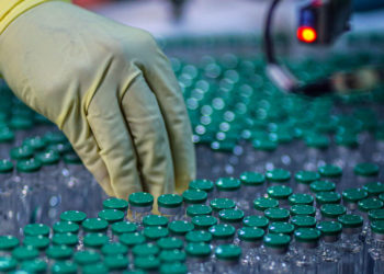 Элчилик: «Кытайдан Кыргызстанга келчү вакцина 20-июнда эле даяр болгон. Ошондон бери Пекиндеги аэропортто турат»