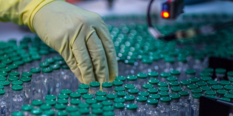 Элчилик: «Кытайдан Кыргызстанга келчү вакцина 20-июнда эле даяр болгон. Ошондон бери Пекиндеги аэропортто турат»