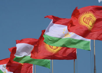 Баткен жана Согди облустарынын башчылары чек ара коопсуздугу боюнча сүйлөшүүлөрдү жүргүздү