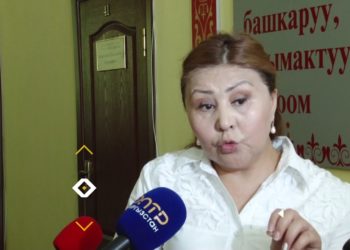 Баткенде жабыркагандардын укугун коргоп жүргөн Гүлгакы Мамасалиеваны тажик тарап кармап кеткени айтылууда