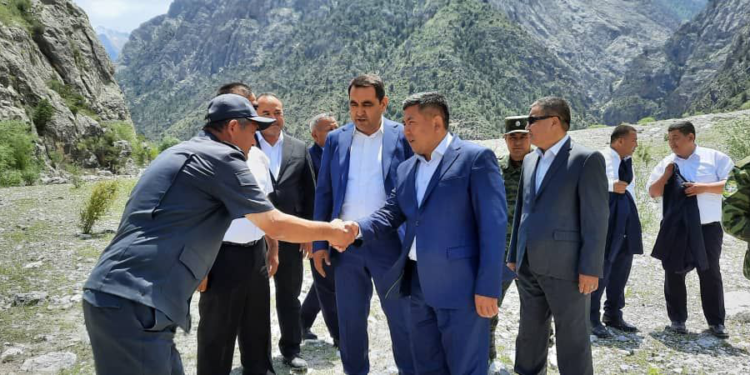 Кыргыз-өзбек туризм багыты боюнча достук-кызматташтык жолугушуусу жыйынтыкталды (сүрөт)