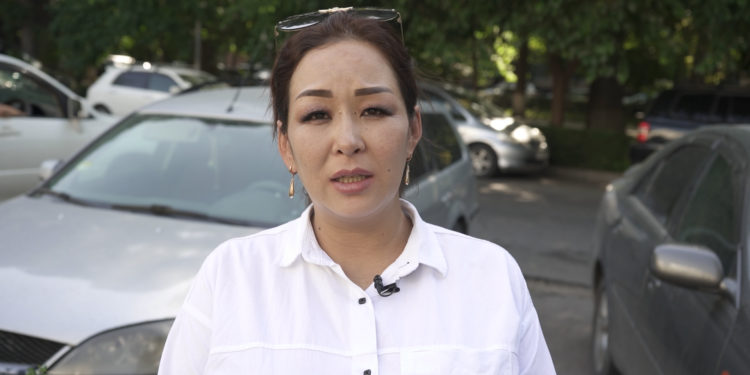 Гүлжайна Атаканова: “Мени Гүлжайна кылган – Рахман Разыков. Ал күчтүү, сабырдуу болууга үйрөттү”