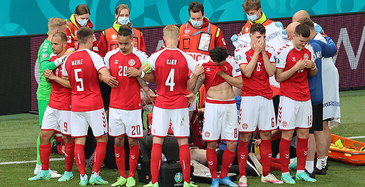 Оюн учурунда жарым коргоочу Кристиан Эриксендин жүрөк оорусу кармап калды